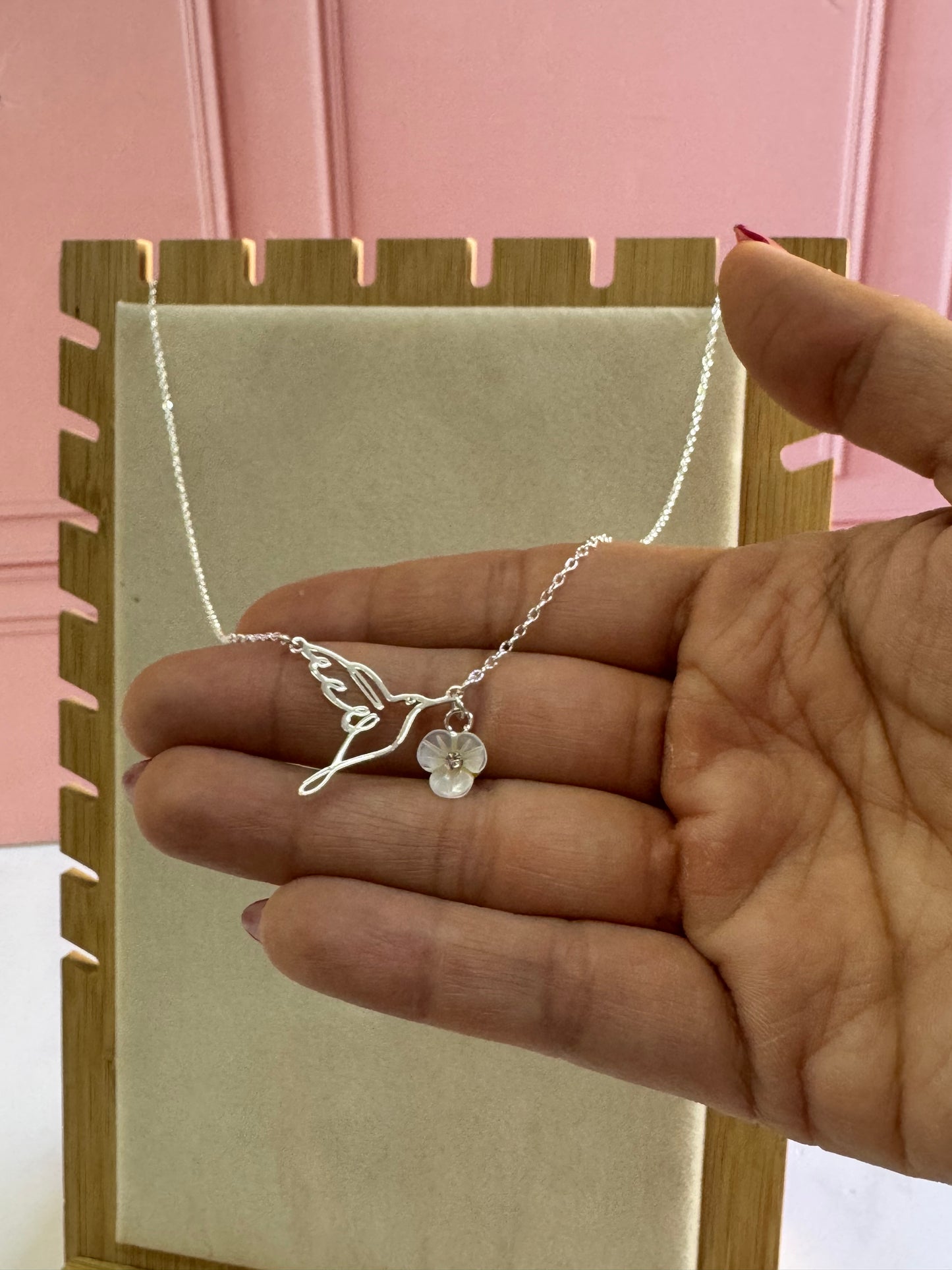 Collar Colibrí Flor Madre Perla de Plata 925 - Alegría Natural | Romina Joyería