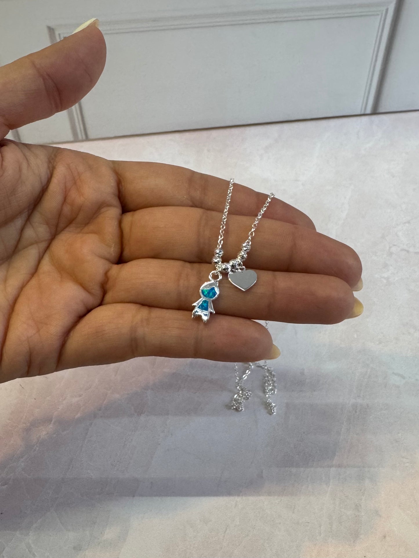 Collar Niño Ópalo Plata .925 Personalizado - Silueta con Corazón Grabado