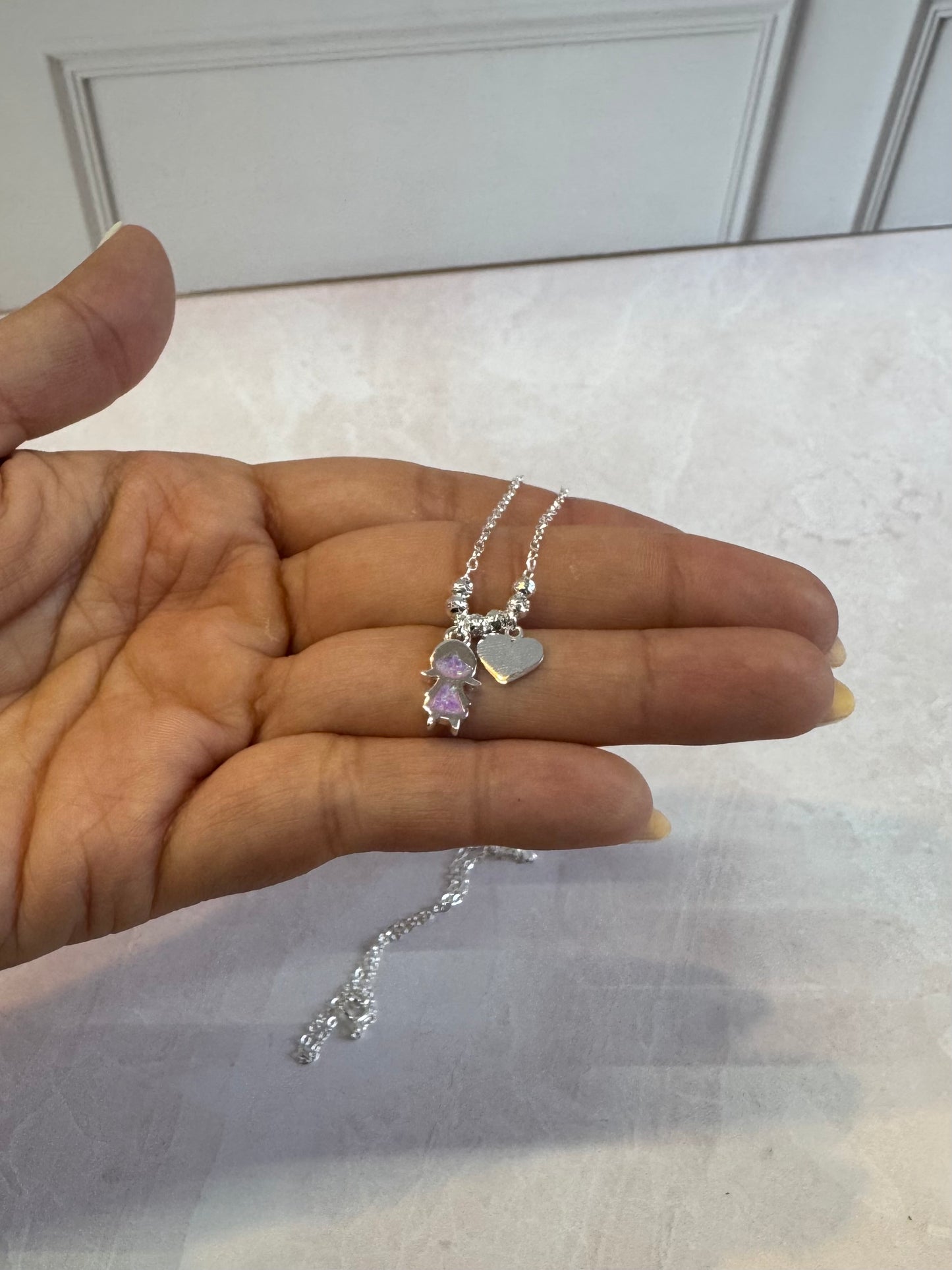 Collar Niña Ópalo Plata .925 Personalizado - Silueta con Corazón Grabado