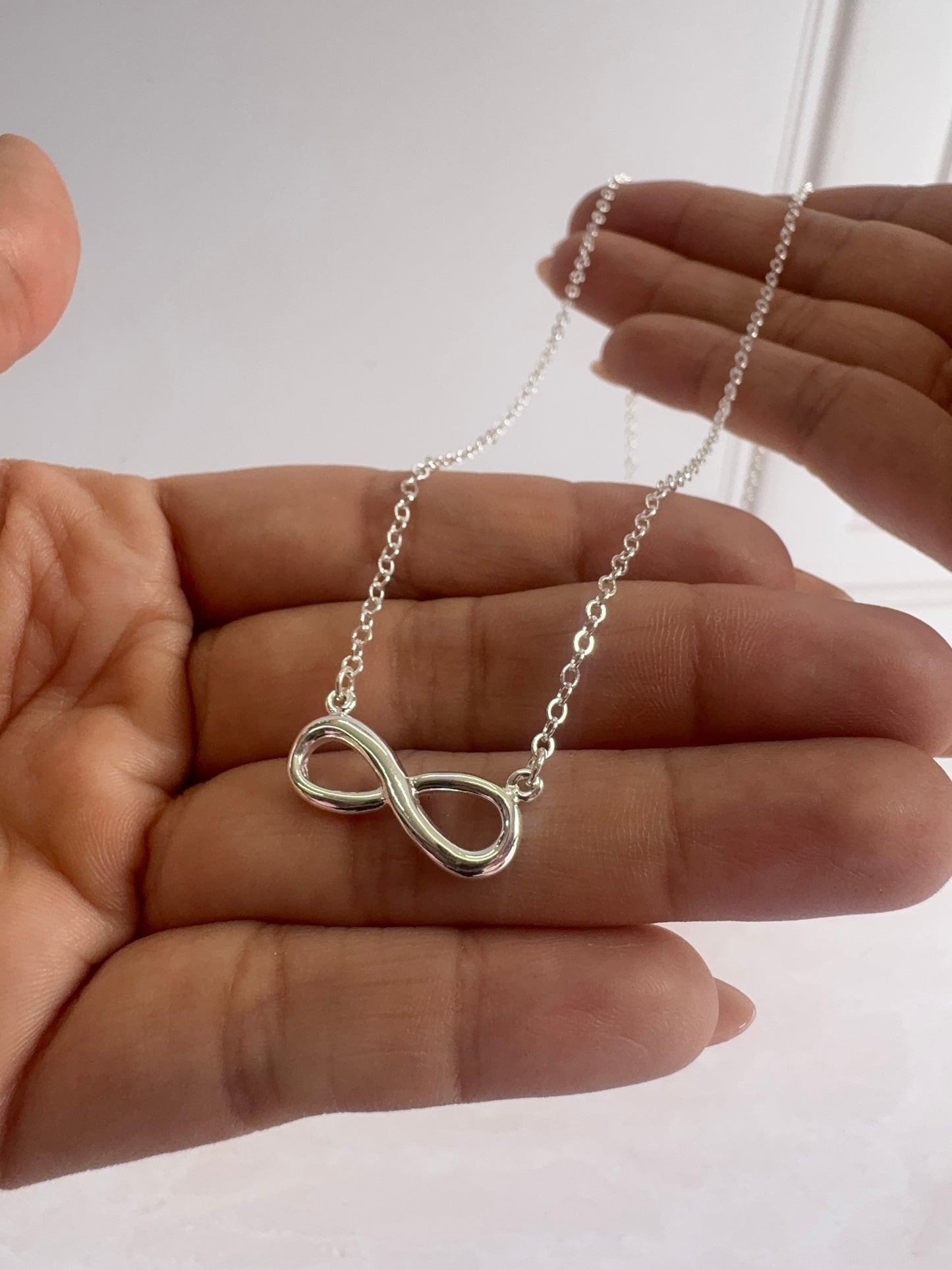 Collar Infinito Liso de Plata 925