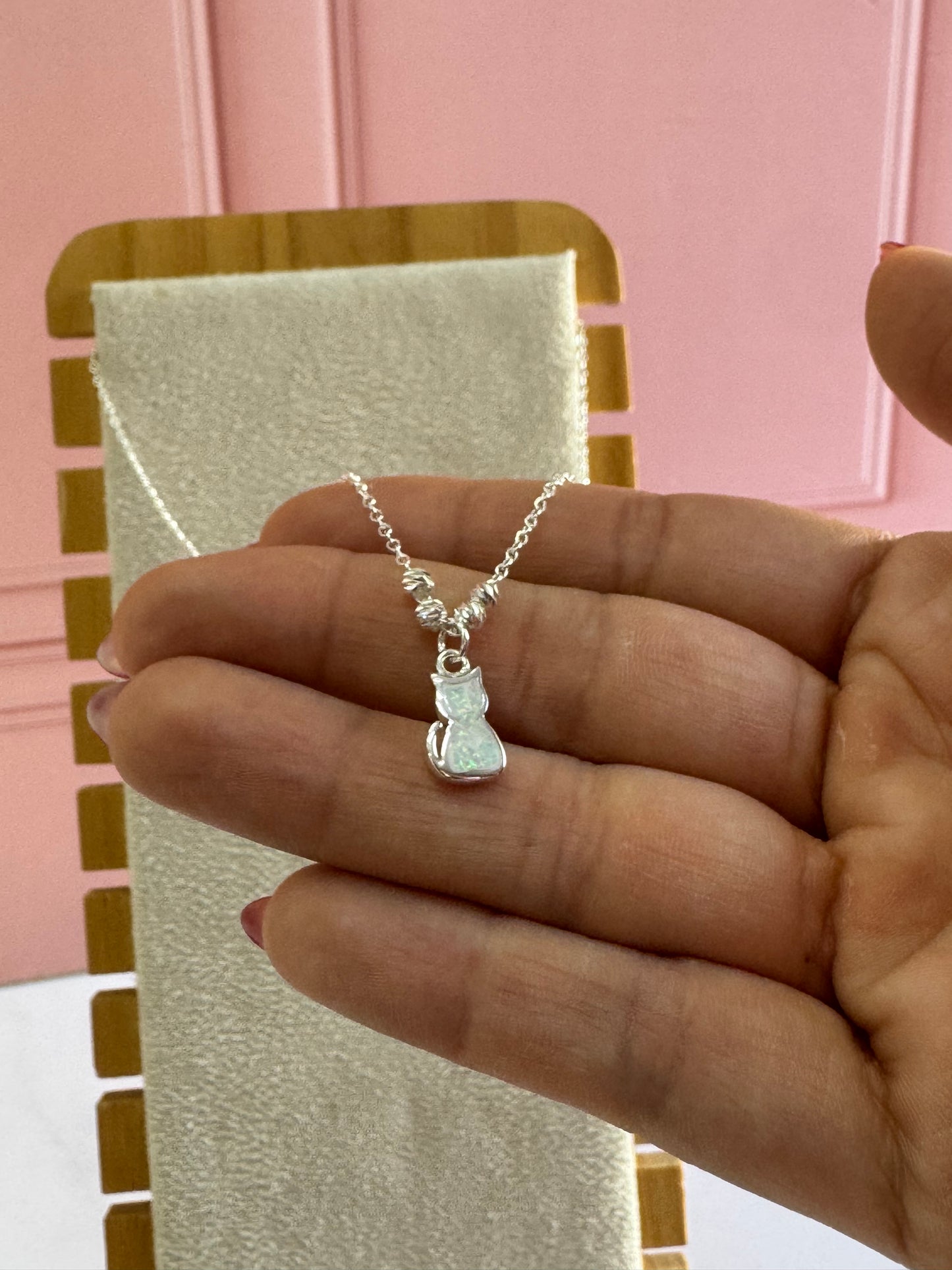 Collar Gatito Opalina de Plata 925 - Independencia y Misterio | Romina Joyería