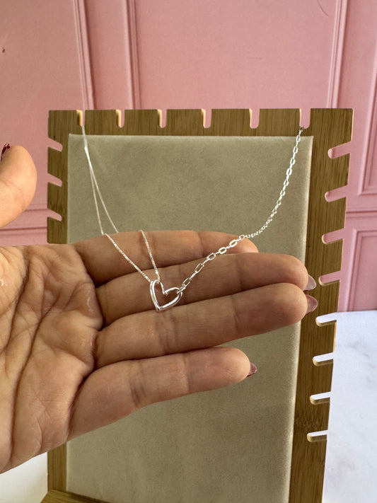 Collar Corazón Cadena Paperclip de Plata 925 - Amor Moderno | Romina Joyería