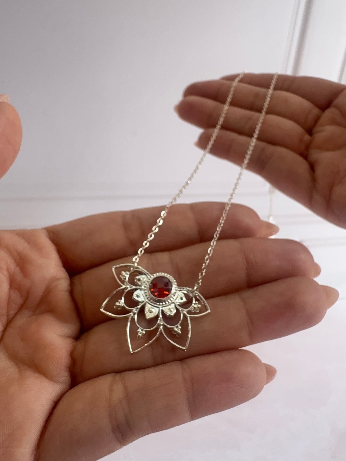 Collar Flor de Loto de Plata 925 – Zirconia u Ópalo