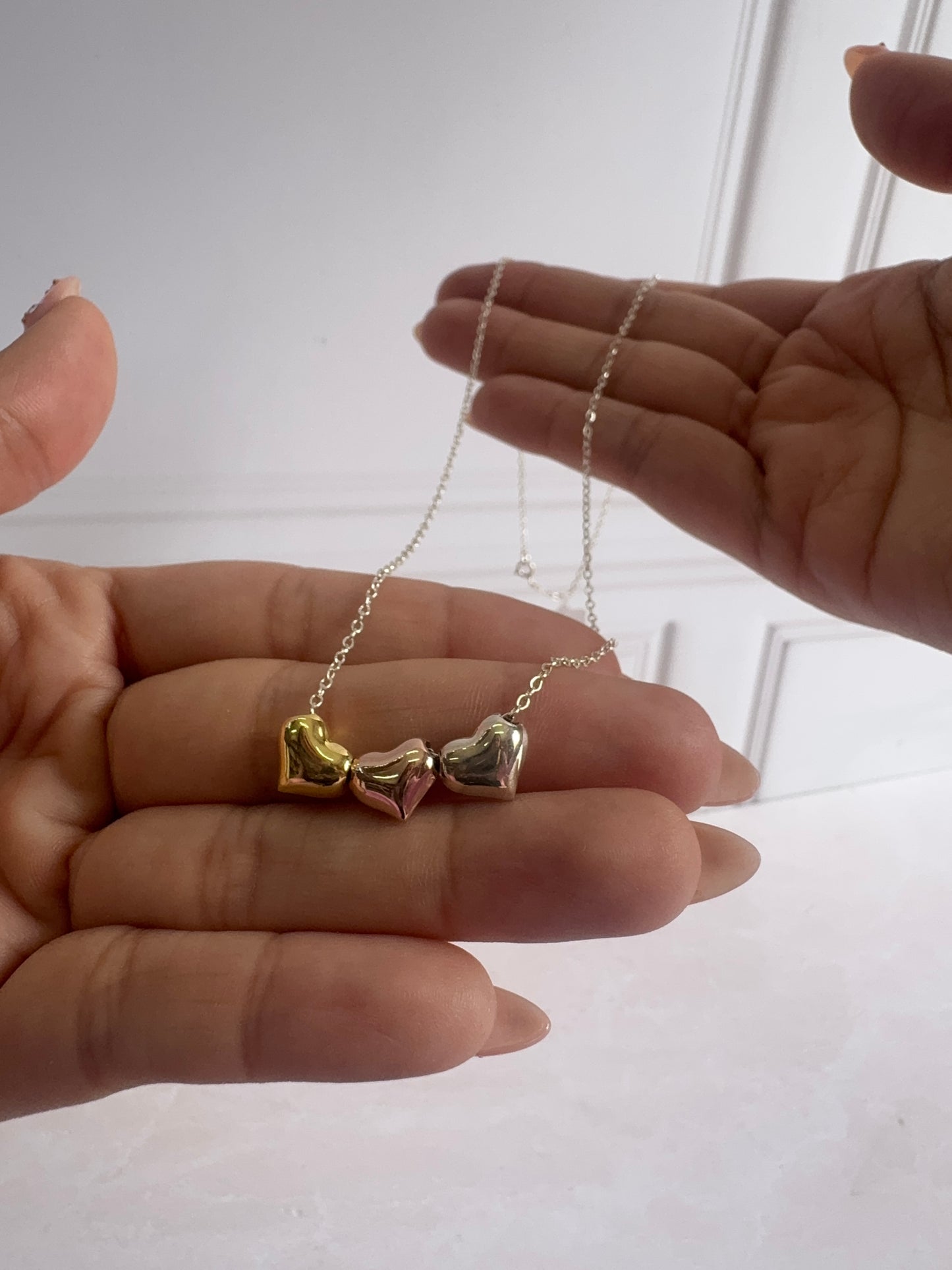 Collar Tres Corazones Bombeados de Plata 925 con Baño de Oro