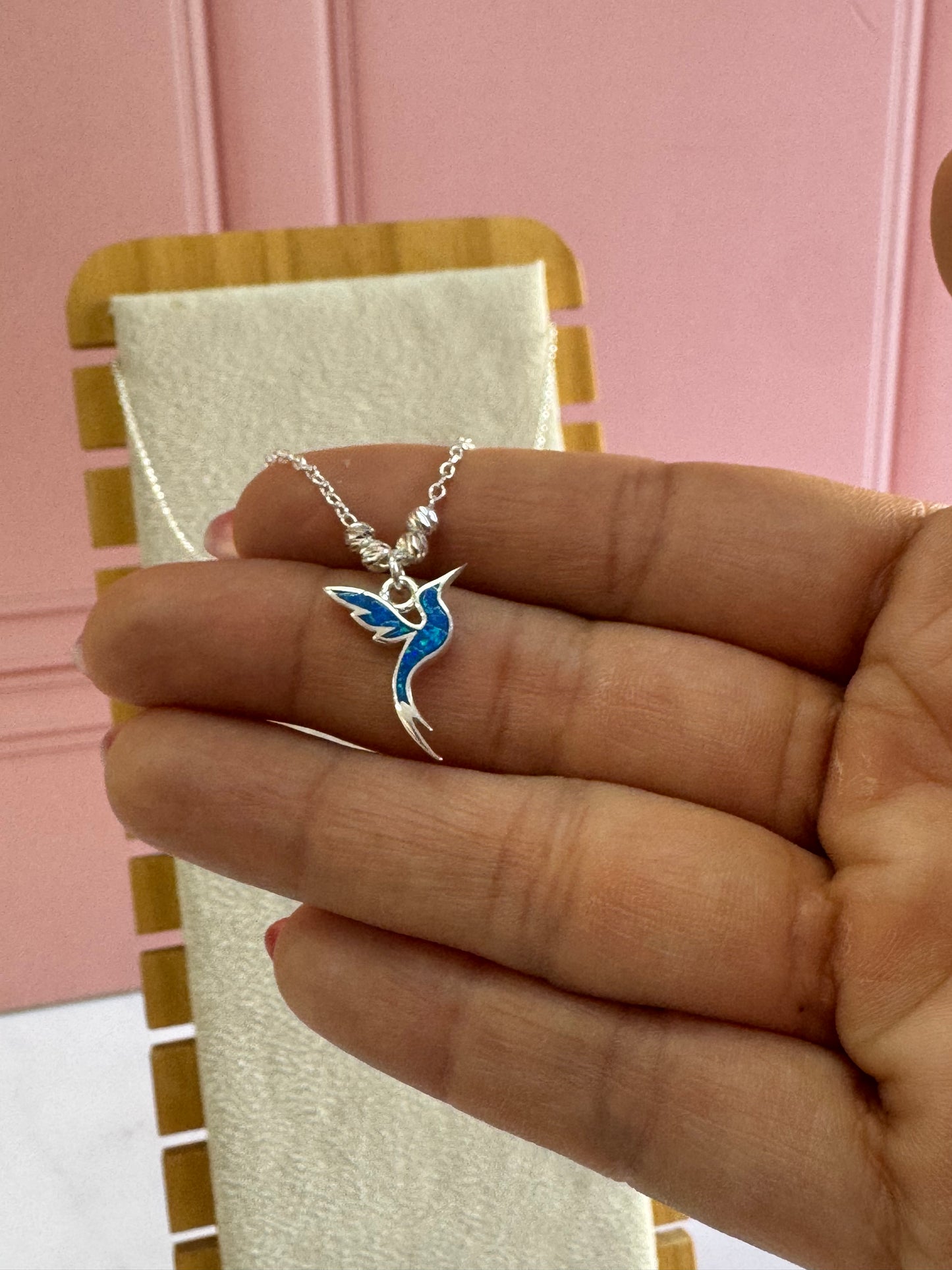 Collar Colibrí en Vuelo Opalina de Plata 925 - Libertad en Movimiento | Romina Joyería