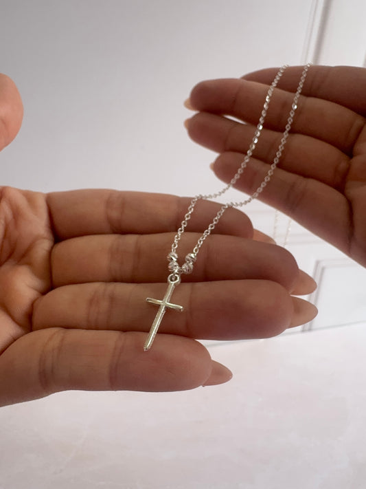 Collar Cruz Delgada de Plata 925