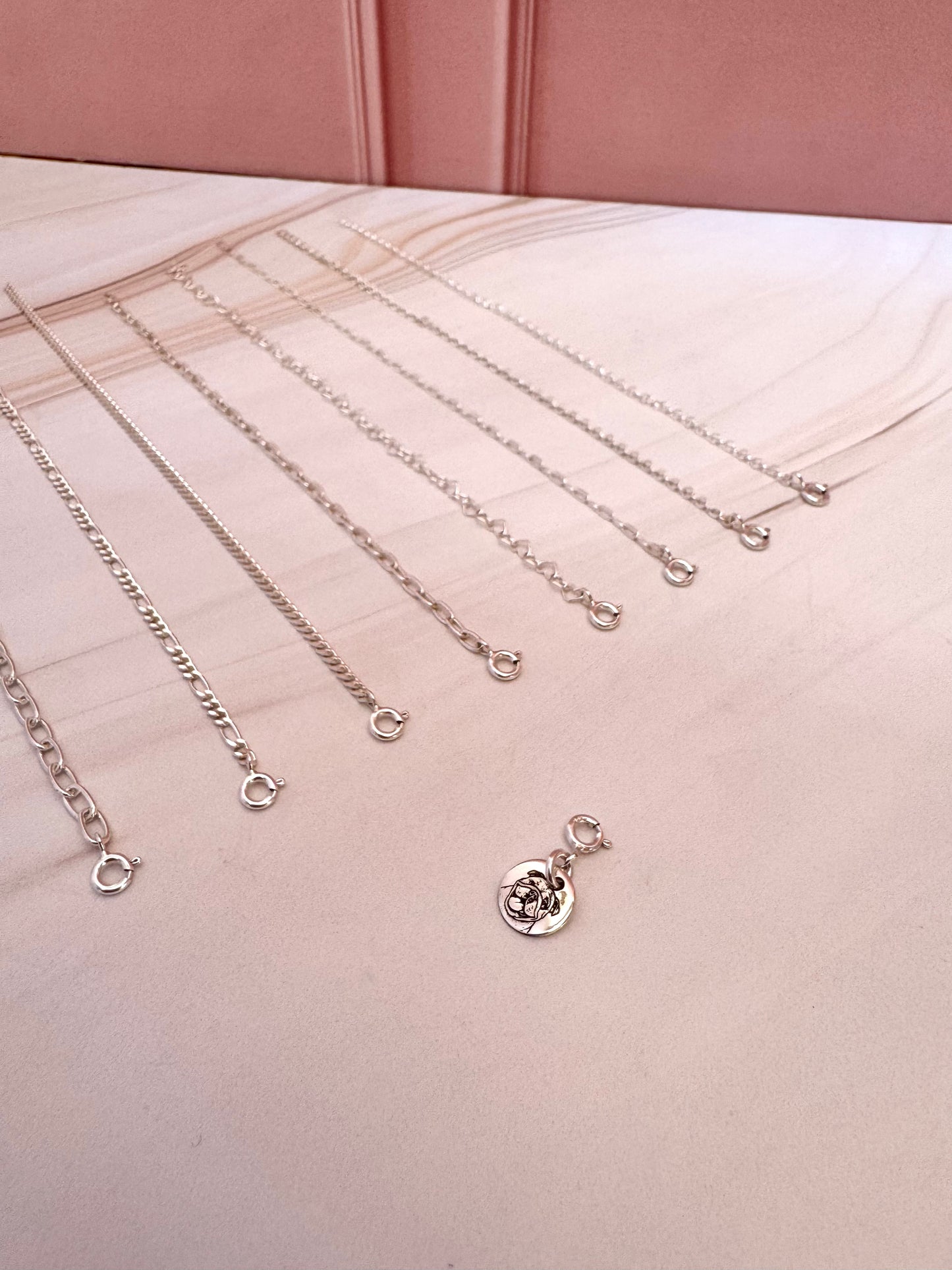 Pulsera Mascota Plata .925 Ajustable - Huellita Grabada para Amantes de Mascotas