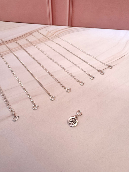 Pulsera Mascota Plata .925 Ajustable - Huellita Grabada para Amantes de Mascotas