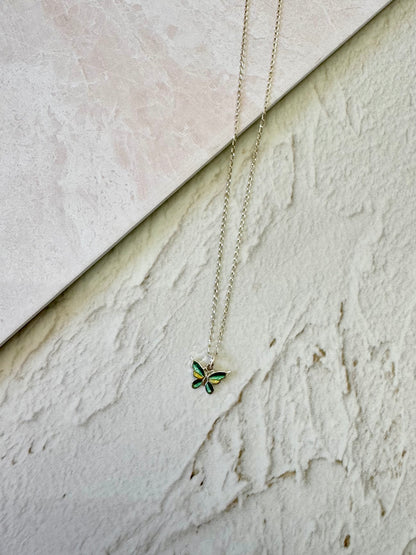 Mariposa verde amarillo