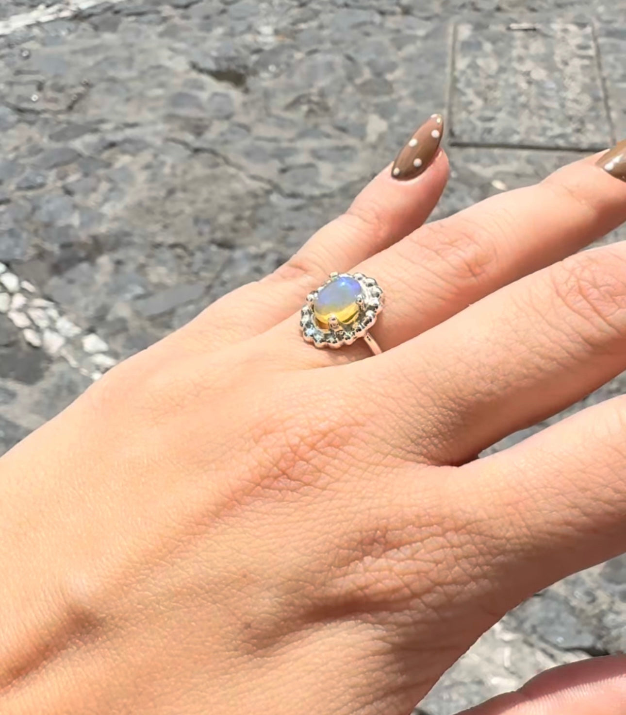 Anillo Flor con Ópalo Etíope Plata .925