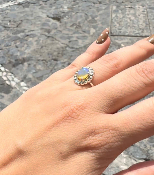 Anillo Flor con Ópalo Etíope Plata .925