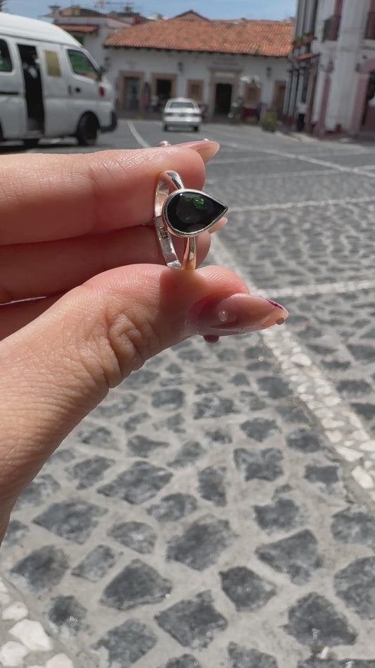 Anillo Turmalina Verde Intenso Corte Pera | Plata .925 – Romina Joyería