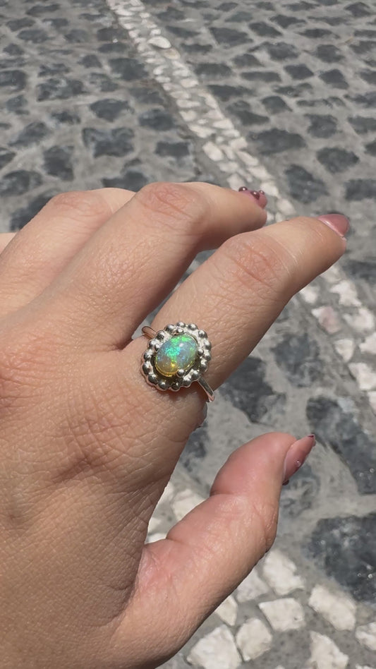 Anillo Ópalo Etíope Diseño Flor Bolitas | Plata .925 – Romina Joyería