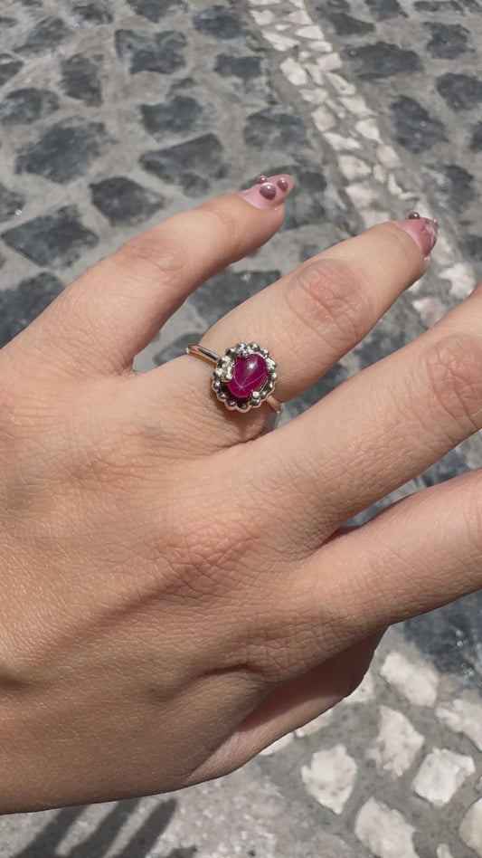 Anillo Rubí Estrella Diseño Flor Bolitas | Myanmar · Plata .925 – Romina Joyería