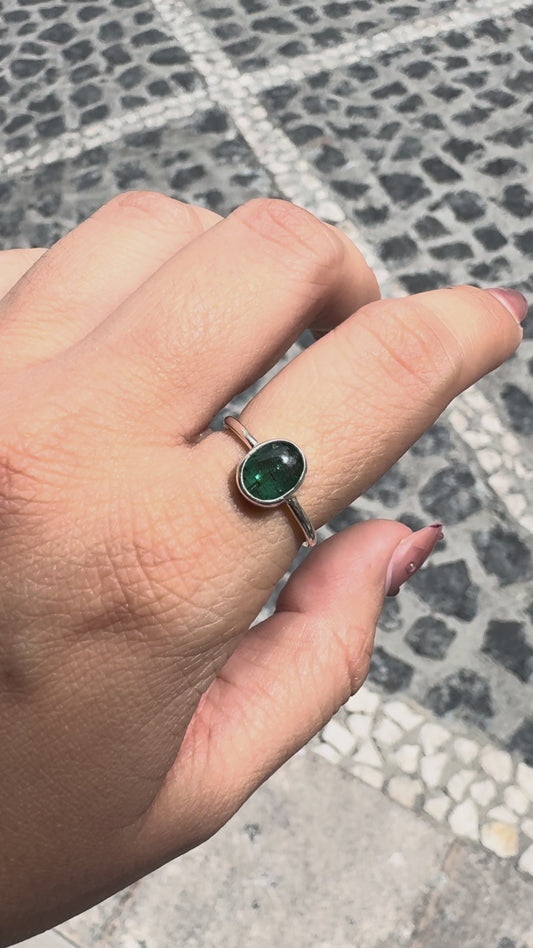 Anillo Esmeralda Natural Cabujón Biselado | Brasil · Plata .925 – Romina Joyería