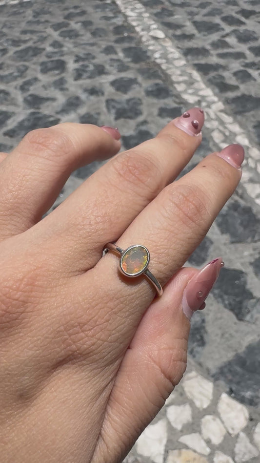 Anillo Ópalo Etíope Corte Oval Biselado | Plata .925 – Romina Joyería